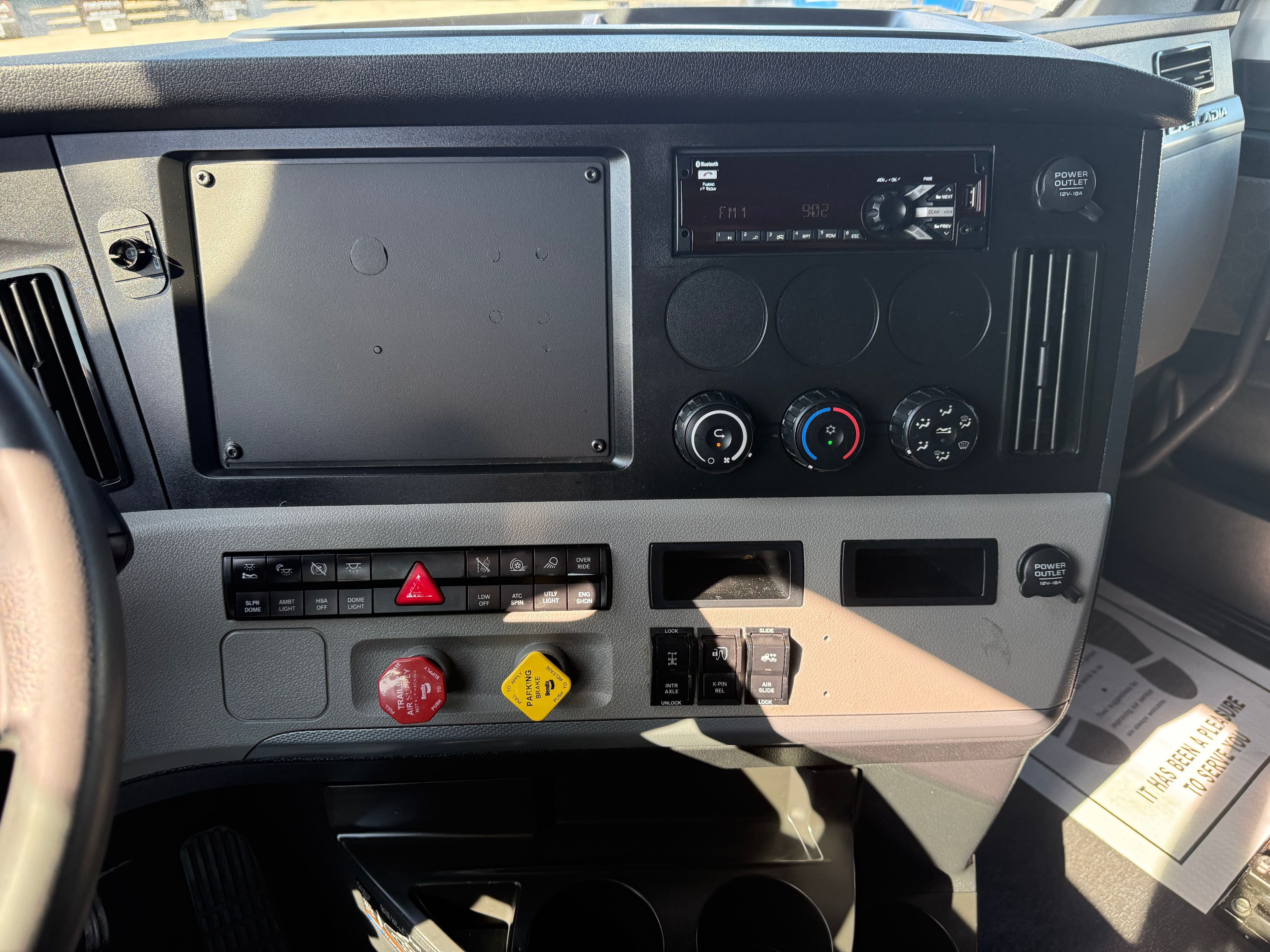 2021 Freightliner Cascadia 126 image 15