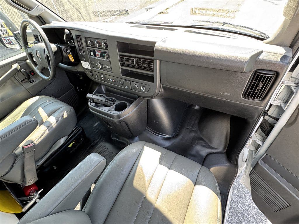 2021 GMC Commercial Vans image 50