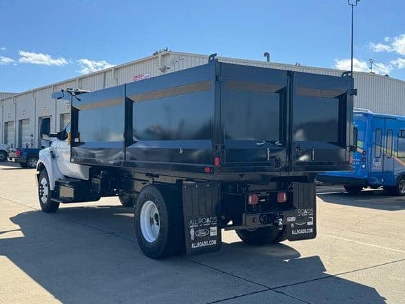 2025 Ford F650 SD image 5