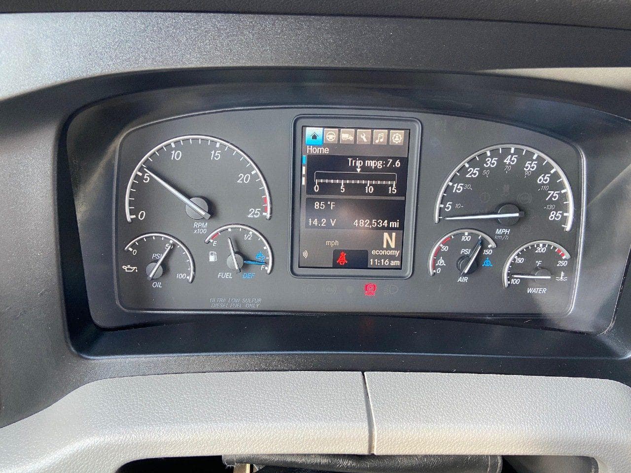 2020 FREIGHTLINER Cascadia CA126 Tandem Axle Sleeper image 12