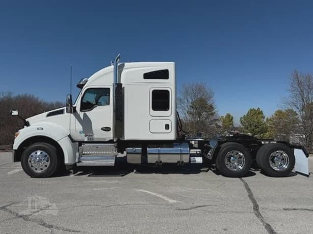 2021 Kenworth T880 image 7