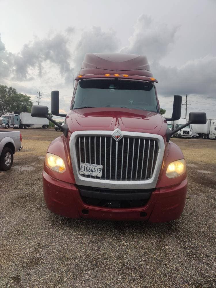 2019 International LT625 image 7