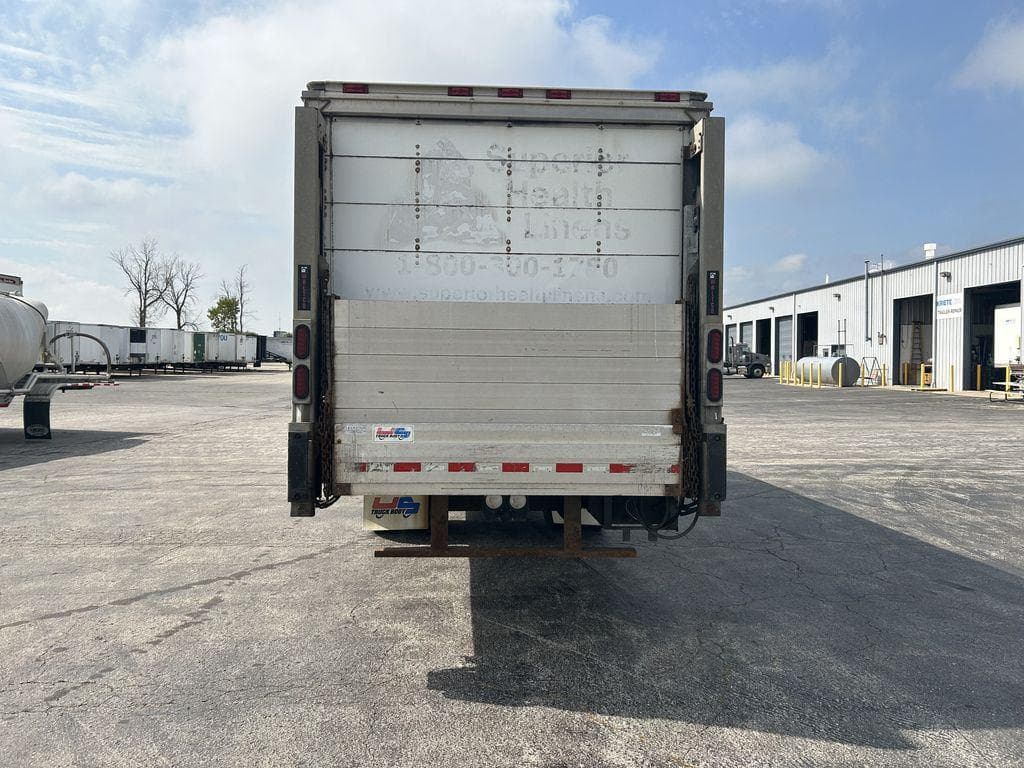 2019 Hino 338 image 4