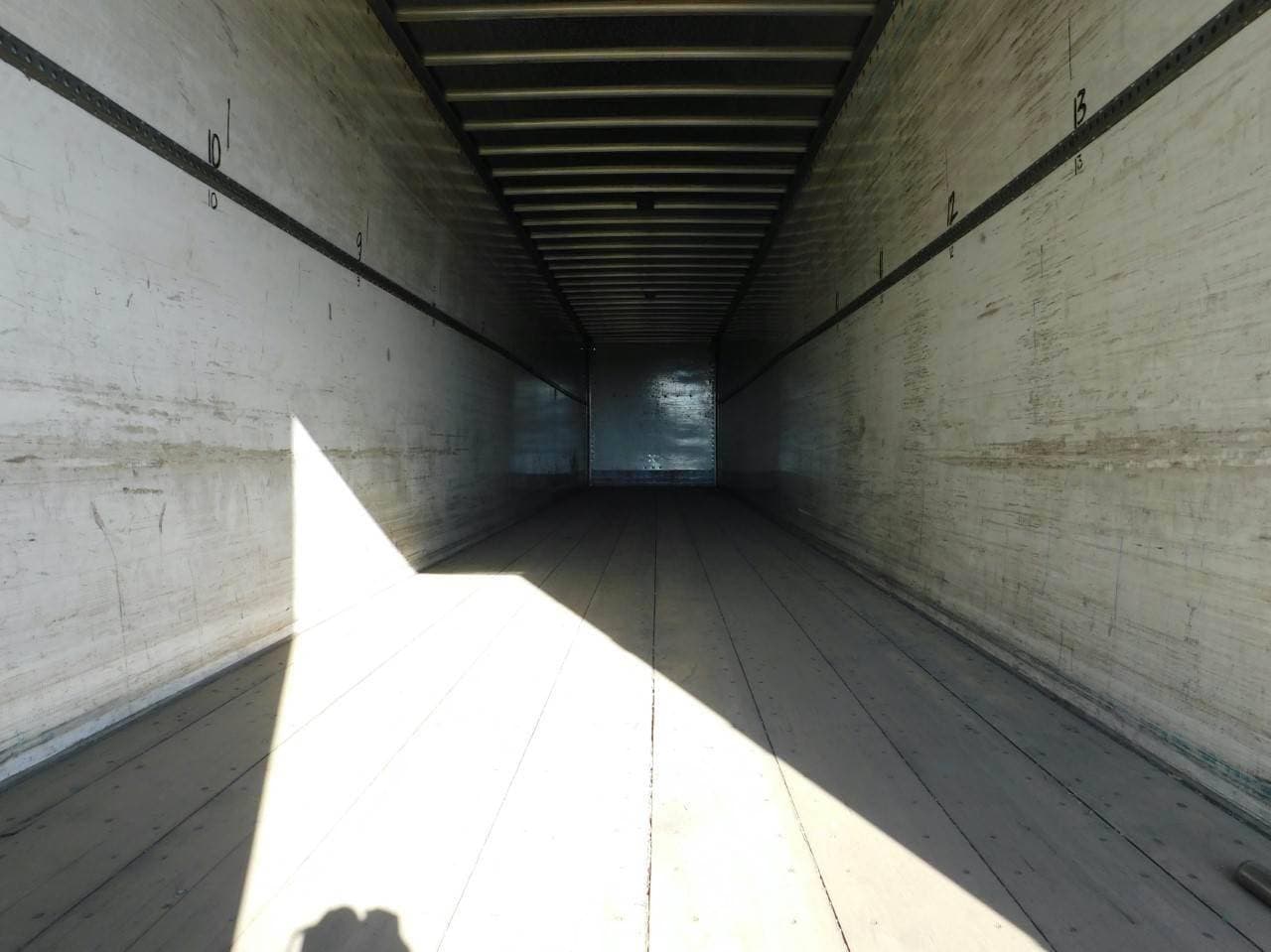 2000 Alloy Trailers - FRP 53' Dry Van Trailer image 5