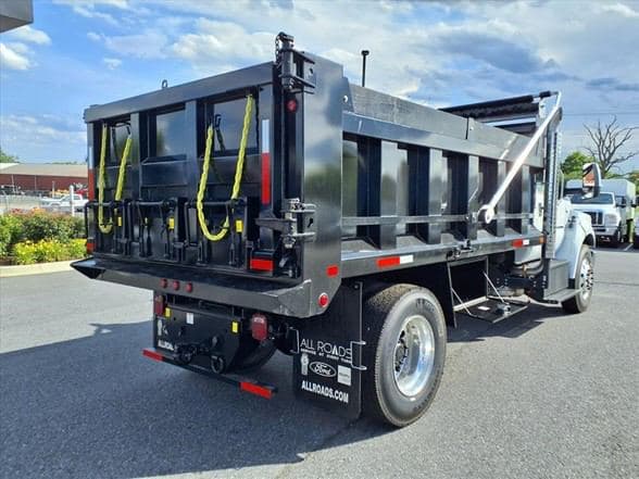 2026 Ford F750 SD image 4
