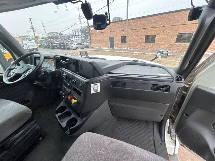 2023 International LT62F image 6