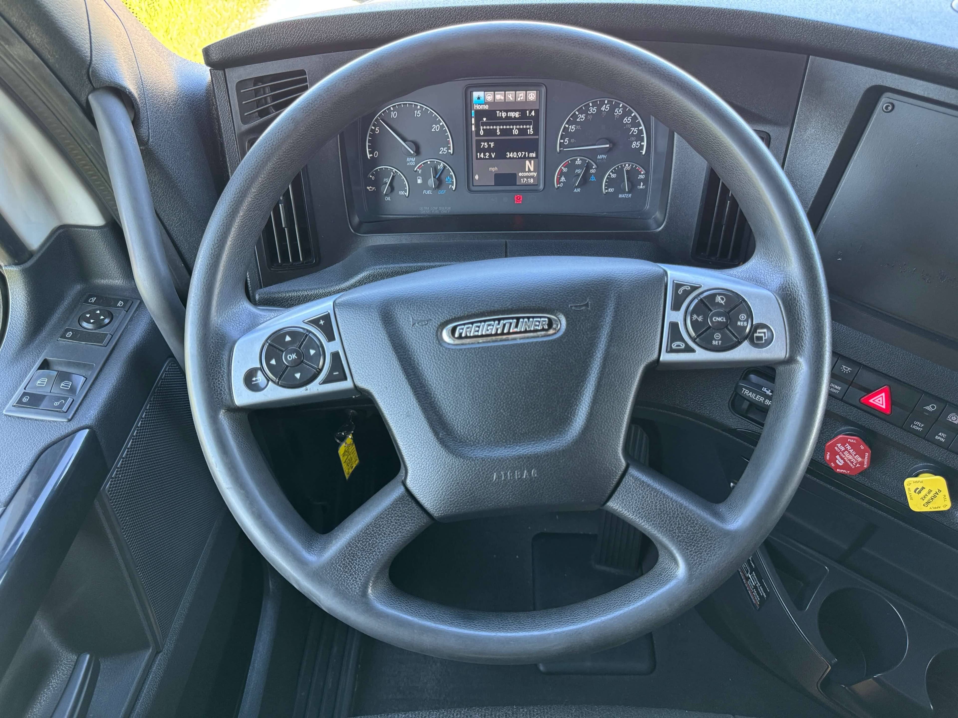 2023 Freightliner Cascadia 126 image 11