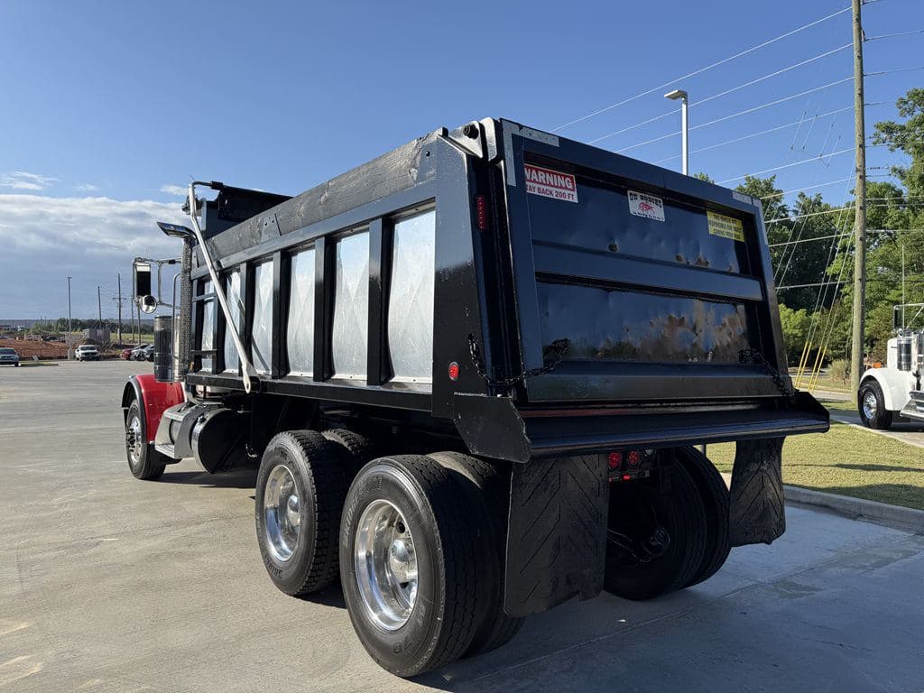 Used 2024 PETERBILT 389 image 5