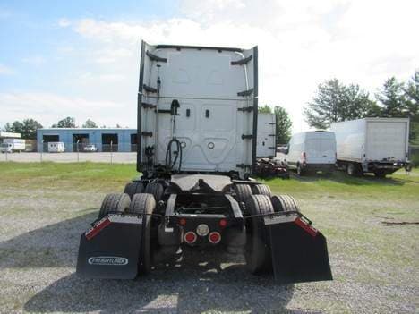2020 Freightliner Cascadia image 5