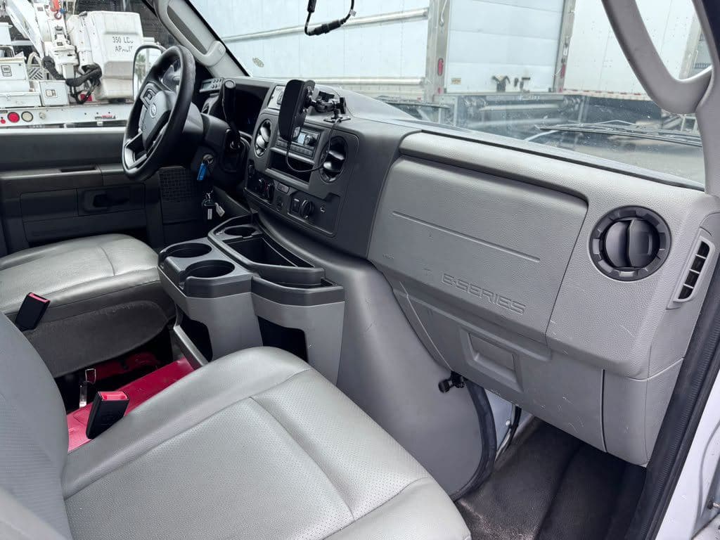 2024 Ford E350 Cutaway image 10