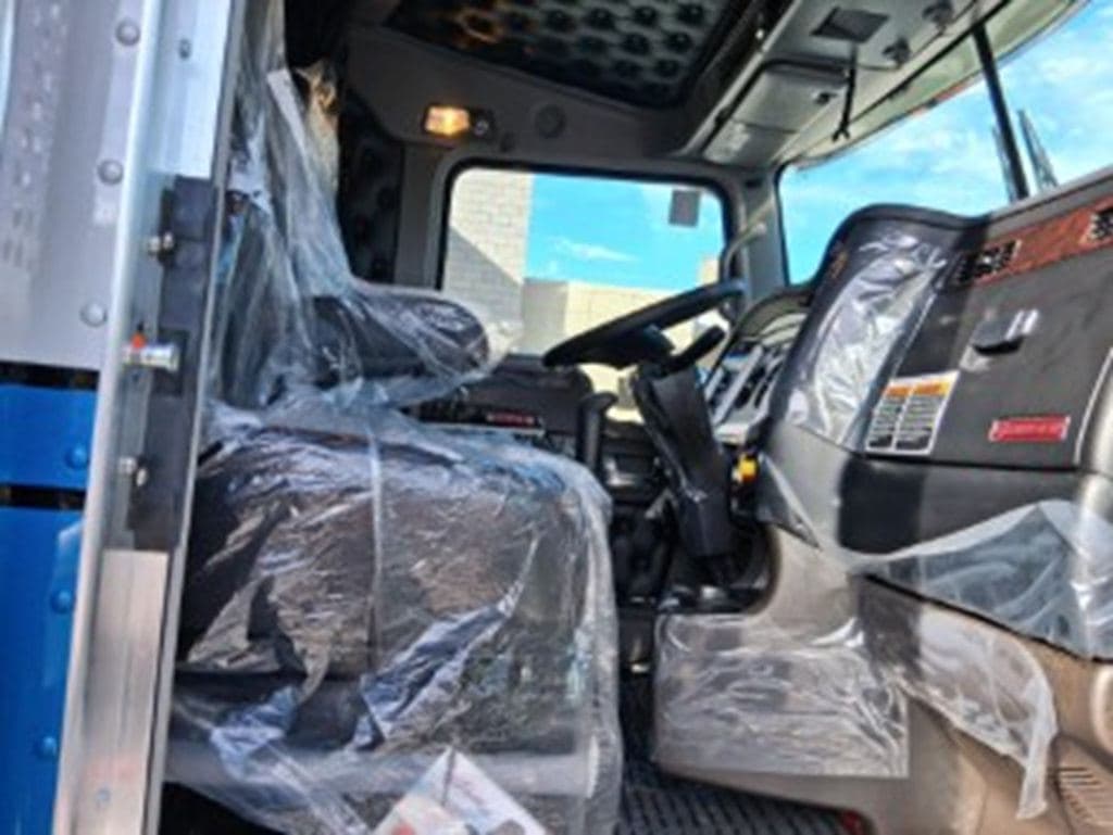 New 2027 KENWORTH W900L image 22