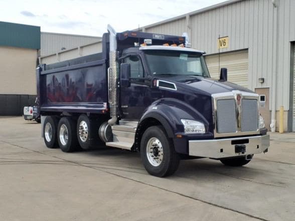 2025 Kenworth T880 image 1