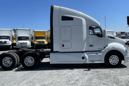 2020 Kenworth T680 image 3