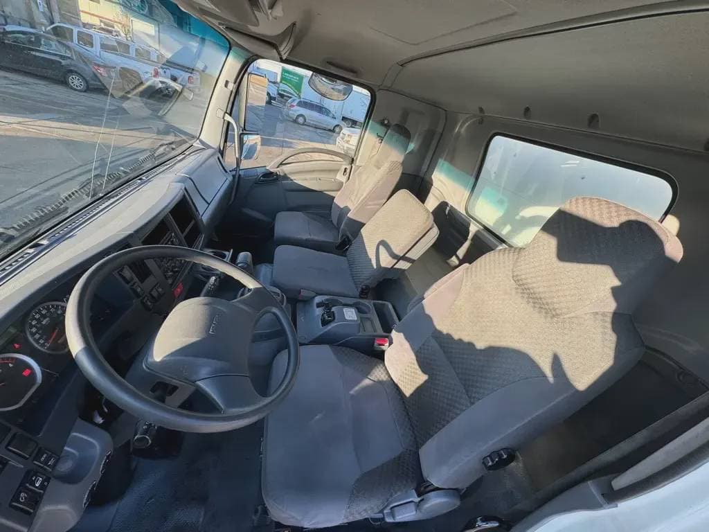 Used 2018 ISUZU Box Truck - Straight Truck, Moving Van, Cabover Truck - COE - FTR For Sale image 8