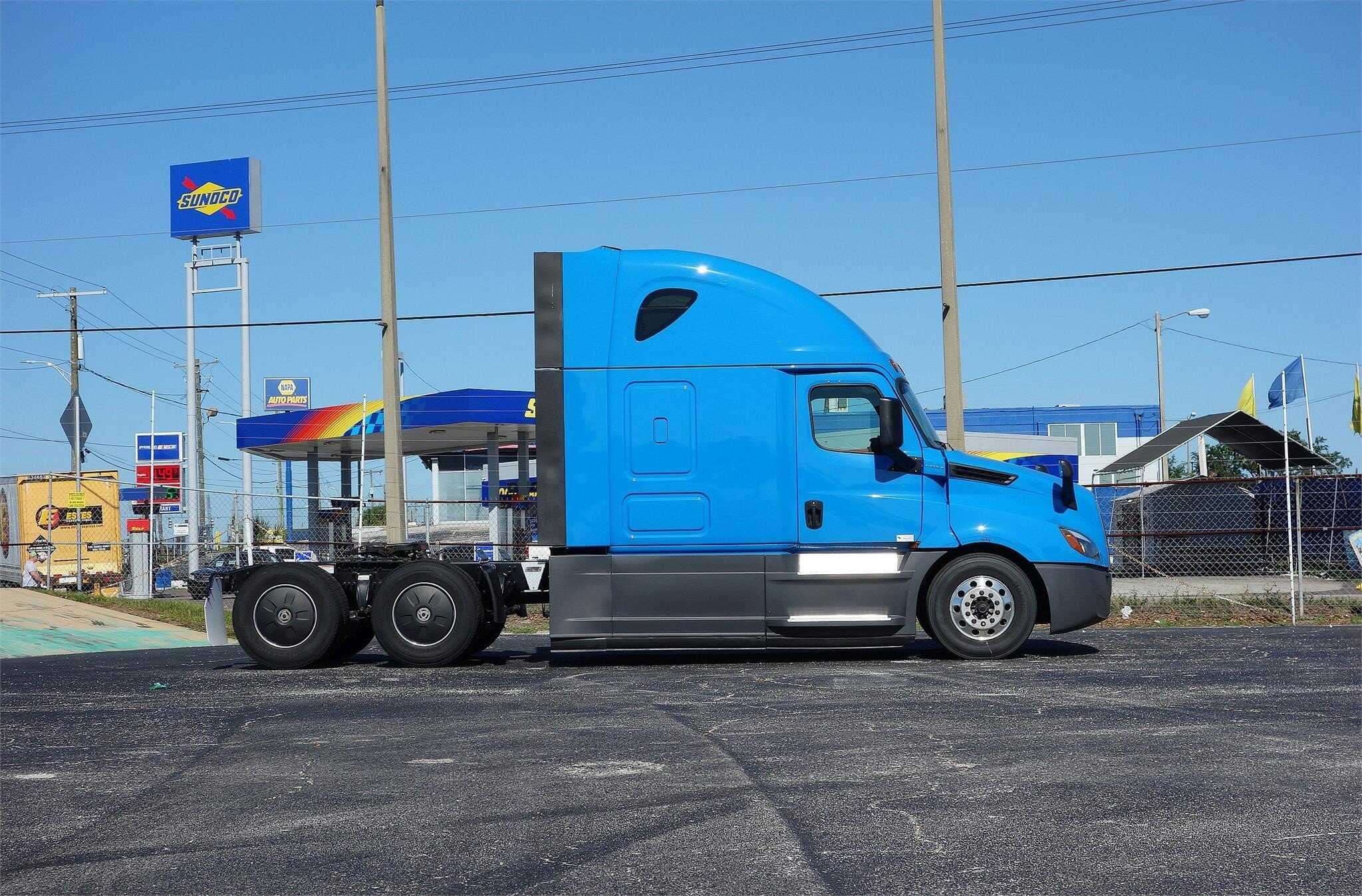 2022 Freightliner Cascadia 126 image 3