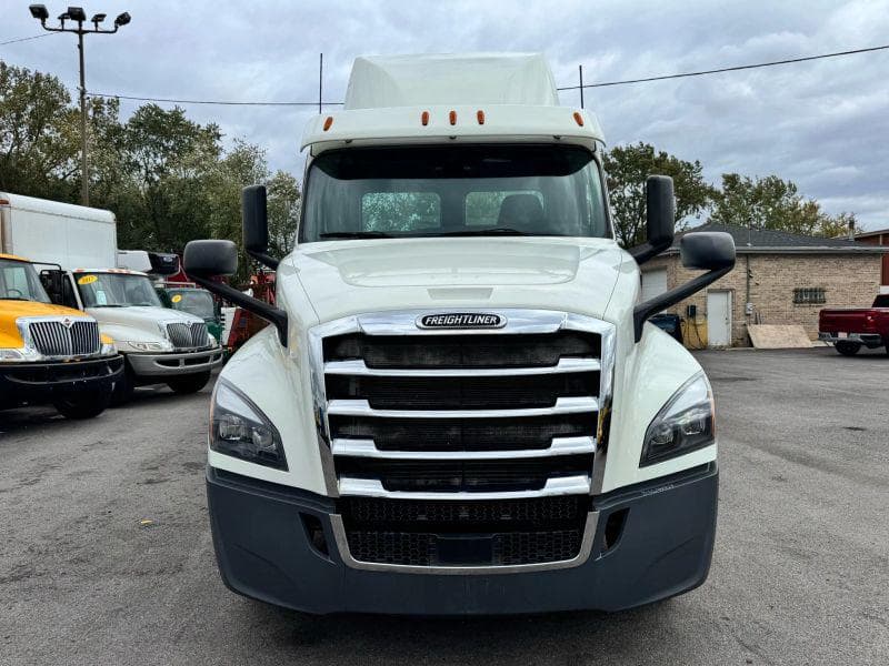 2018 Freightliner Cascadia image 1