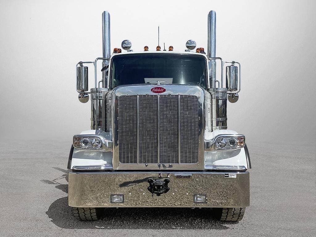 2025 Peterbilt 589 image 2