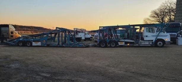 2001 FREIGHTLINER FL112 image 8