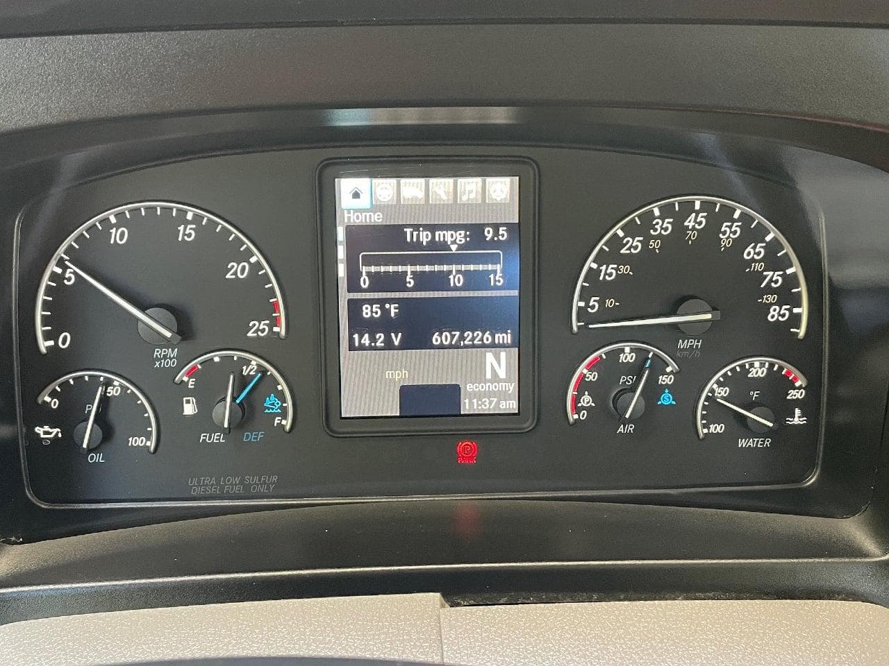 2020 Freightliner Cascadia 126 image 22