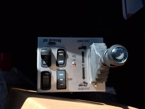 2025 Kenworth T880 image 25