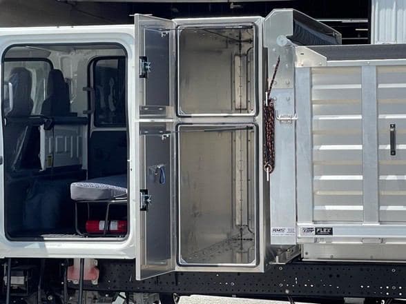 2024 Isuzu NRR image 12