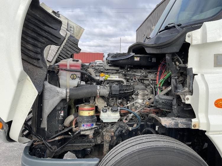 2018 Freightliner Cascadia image 2