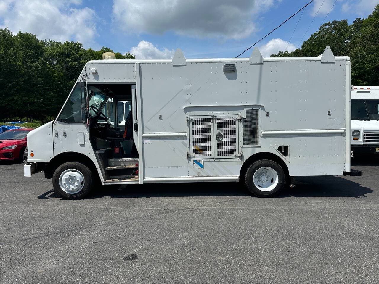 2016 Freightliner MT45 image 25