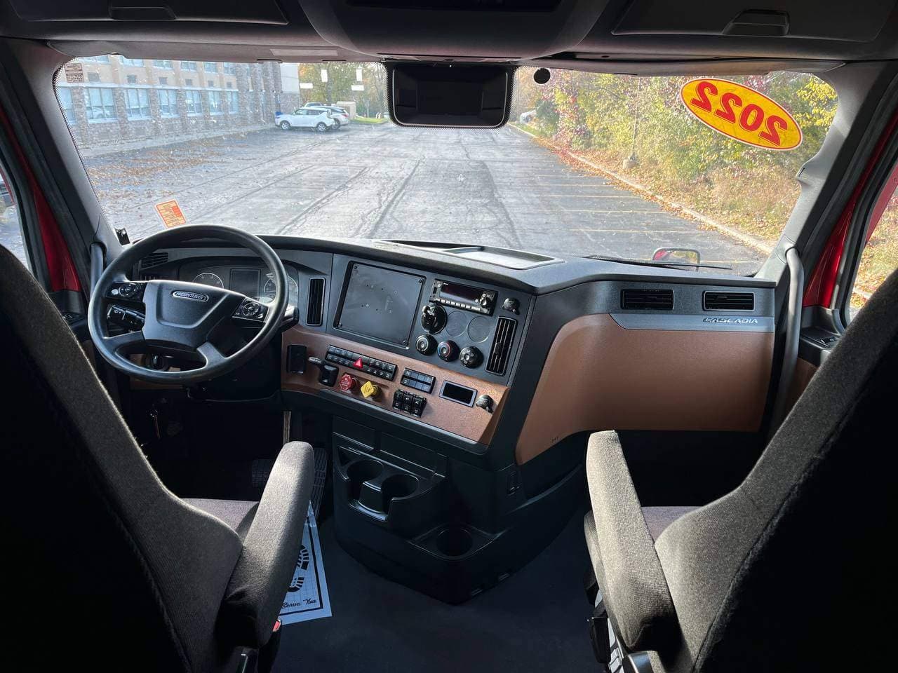 2022 Freightliner Cascadia image 12