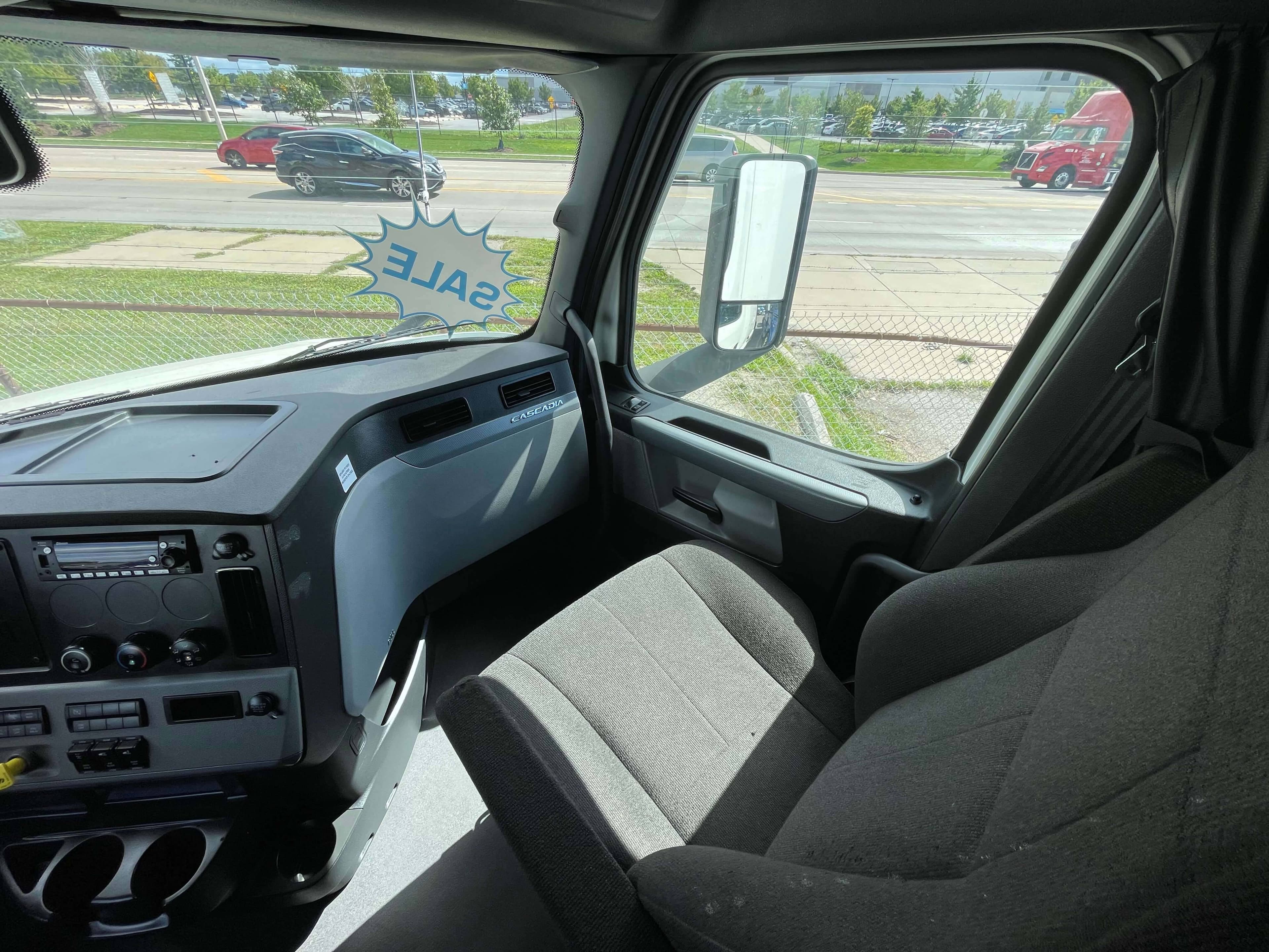 2022 Freightliner Cascadia 126 image 17