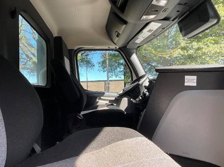 2021 Freightliner Cascadia image 7