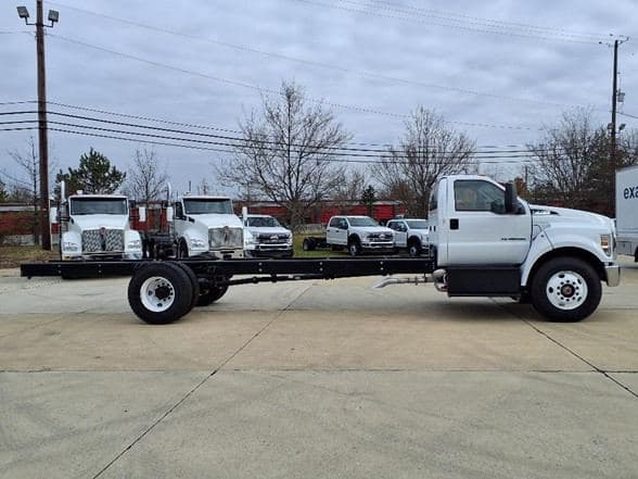 2025 Ford 4143D image 3