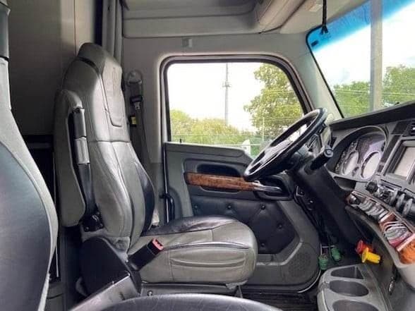 2020 Kenworth T680 image 5