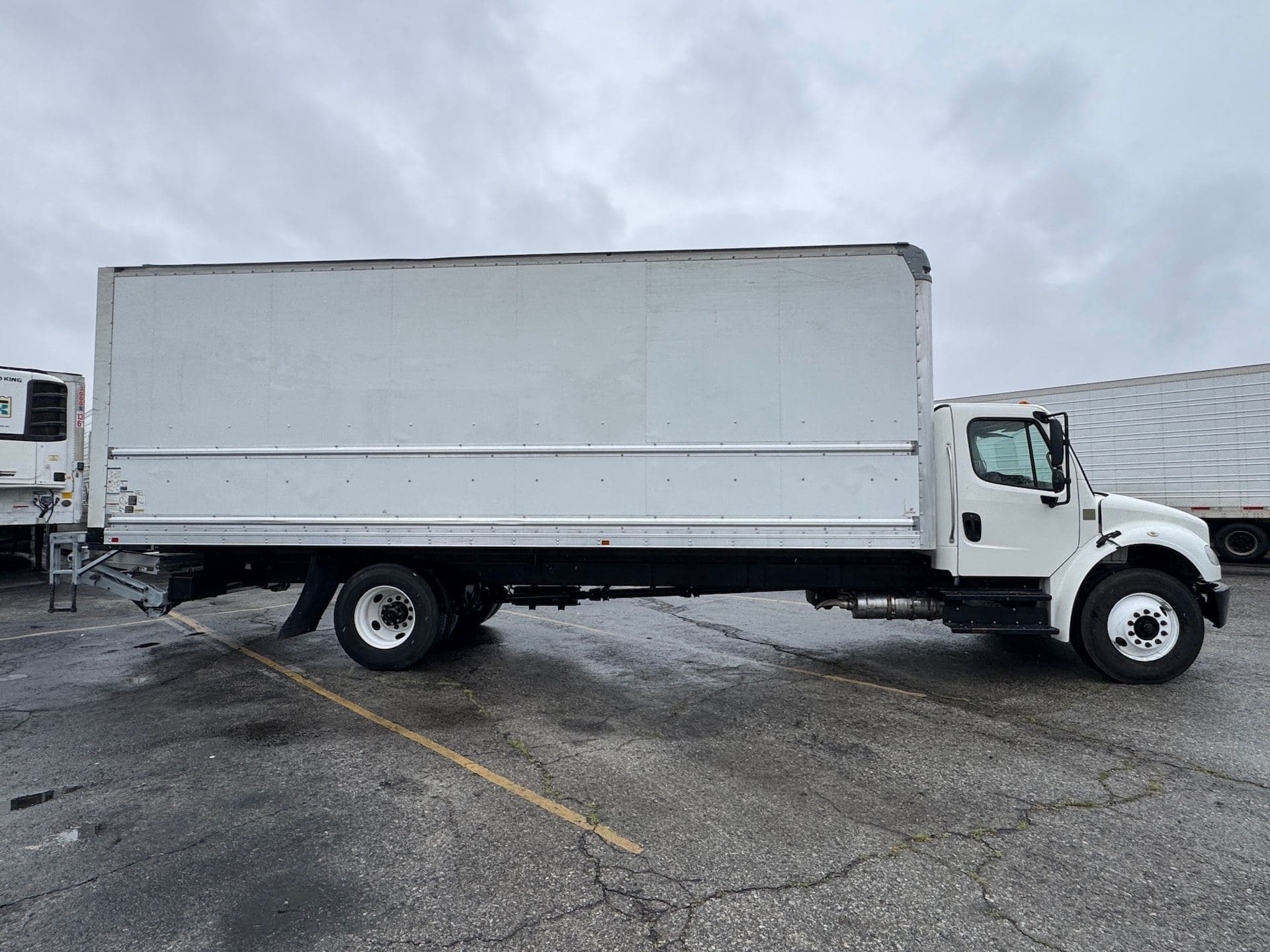 2018 Freightliner BUSINESS CLASS M2 106 image 4
