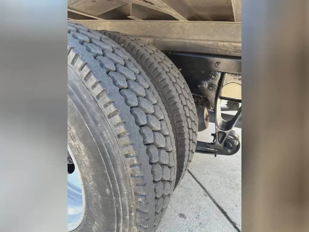 2018 International 4300 image 9