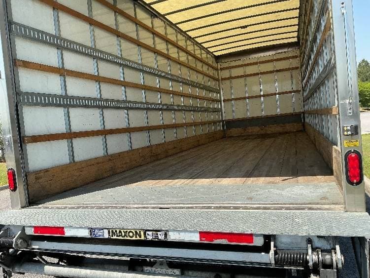 2022 International MV607 Box Truck - 220HP, 6 Speed Automatic, Roll up Door image 10