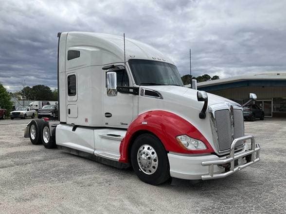 2021 Kenworth 310 image 2