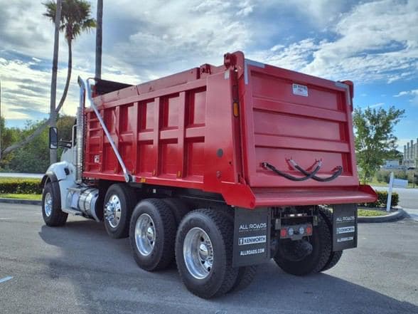 2025 Kenworth T880 image 5