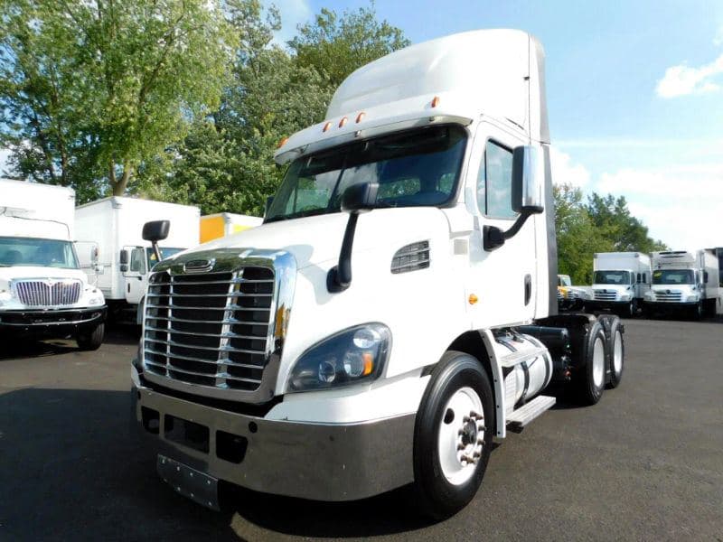 2018 Freightliner Cascadia image 1
