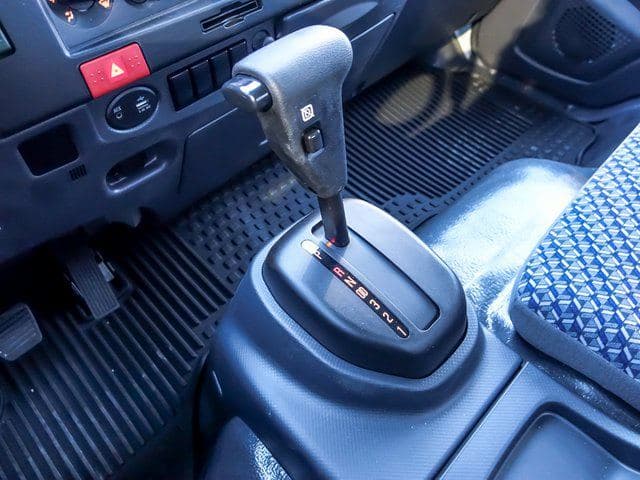 2025 Chevrolet 5500 XG LCF Gas Work Truck 16'x102"x97" Box image 14