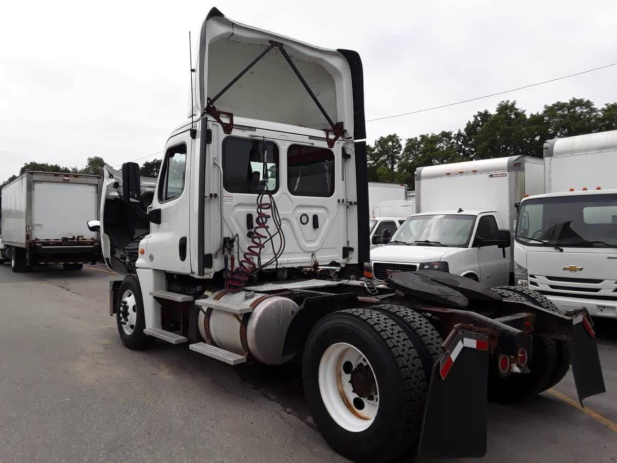 2018 Freightliner Cascadia image 8