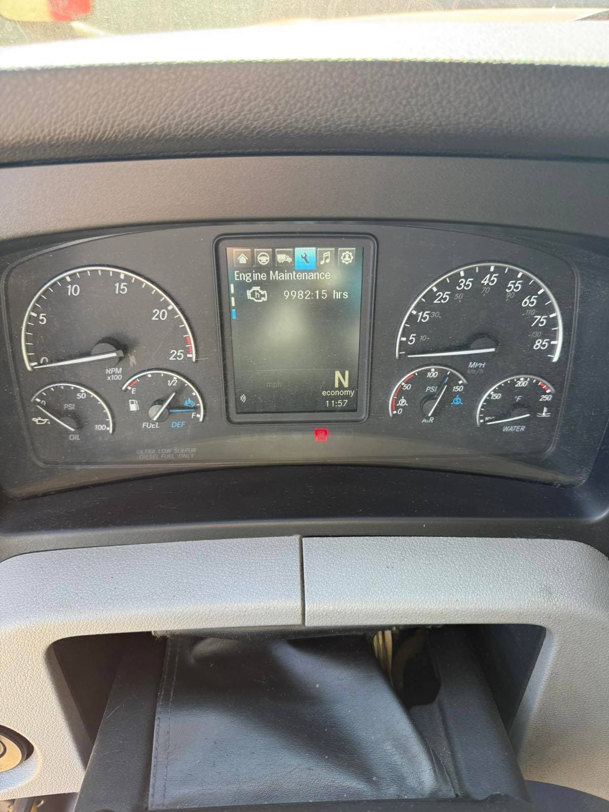 2022 Freightliner Cascadia  image 12