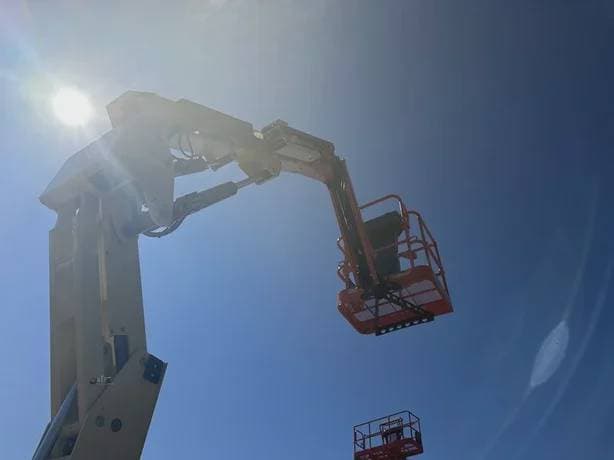 2016 JLG E300AJ image 4
