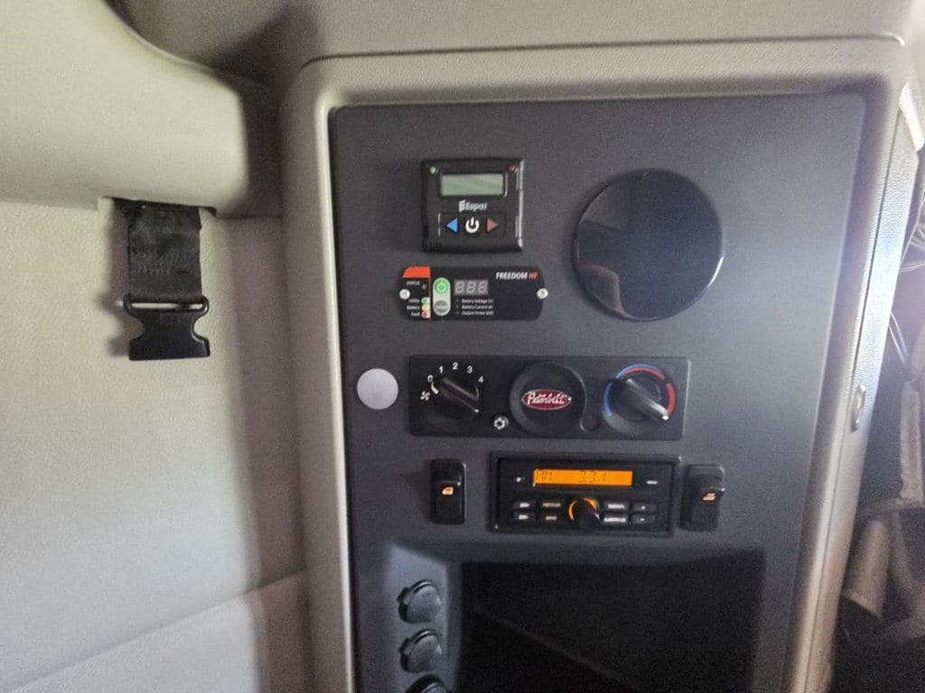 Used 2023 PETERBILT 579 image 20