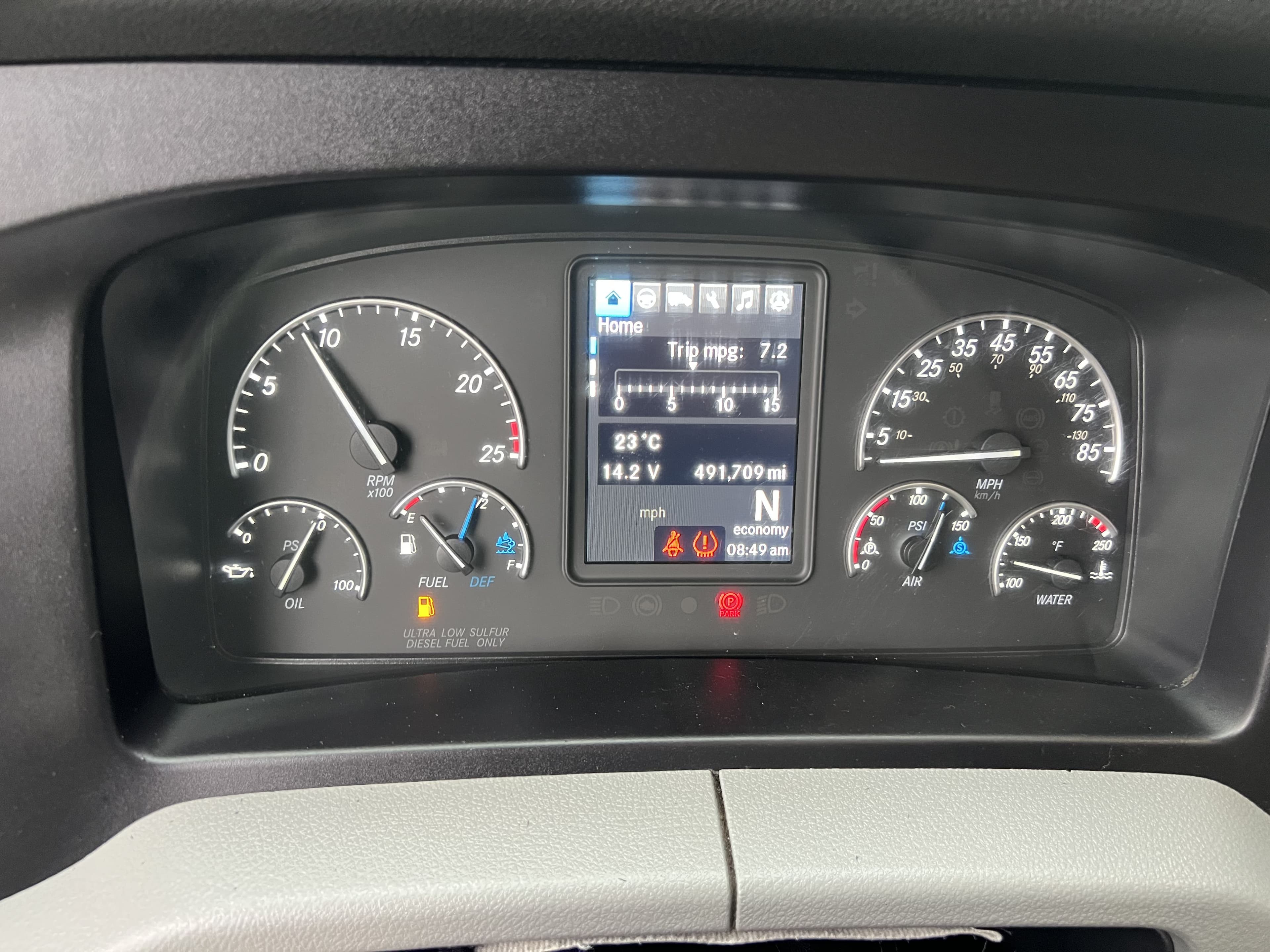 2022 Freightliner Cascadia 126 image 12