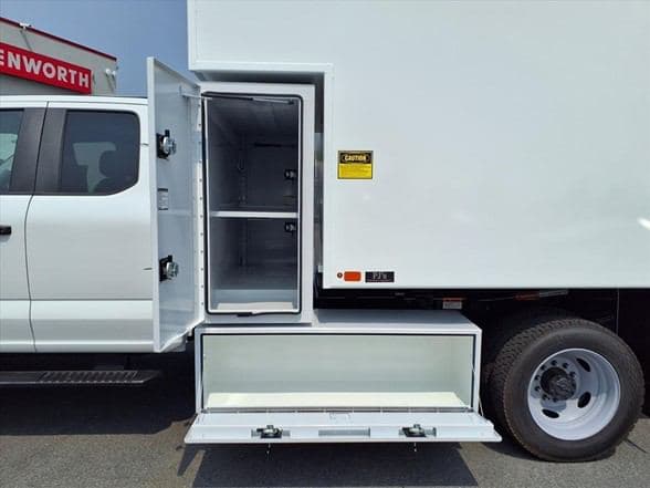 2026 Ford F550 image 8