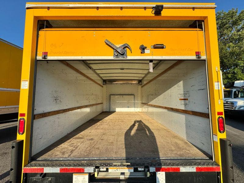 2022 Ford CF8000 image 26