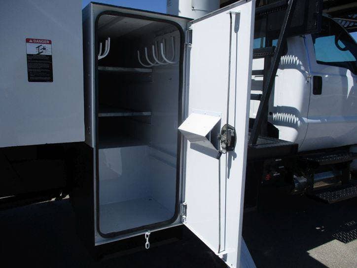 2008 Ford F-750 CHIPPER DUMP BUCKET BOOM TRUCK image 23