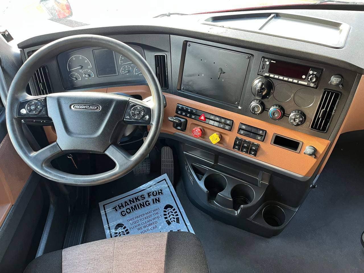 2022 Freightliner Cascadia image 13