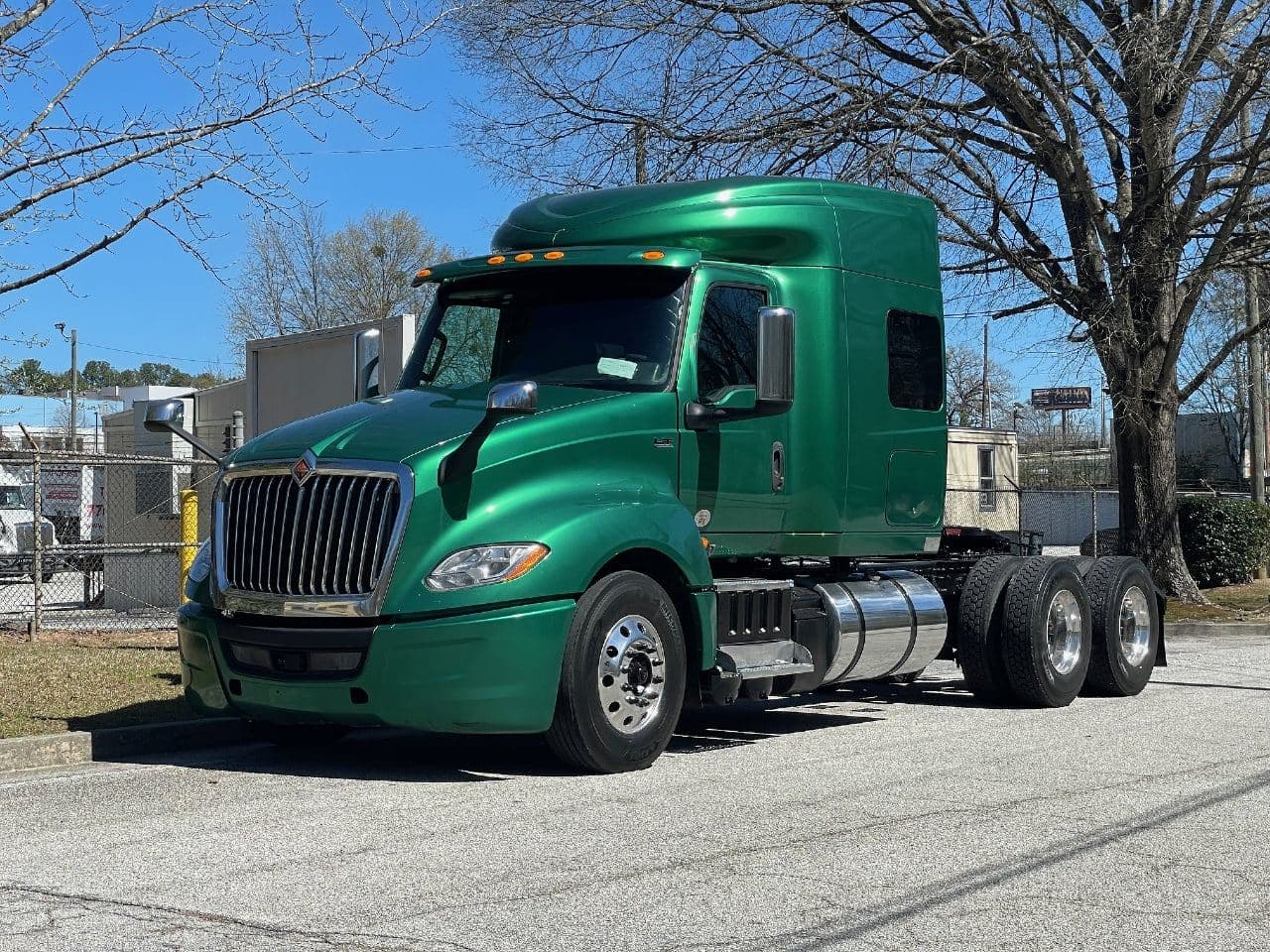 2018 International LT image 7