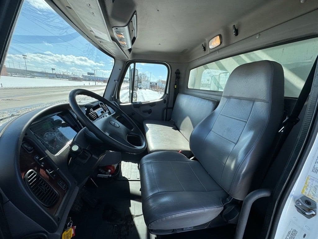 Used 2019 FREIGHTLINER Reefer/Refrigerated Truck, Catering Truck - Food Truck, Beverage Truck - BUSINESS CLASS M2 For Sale image 7